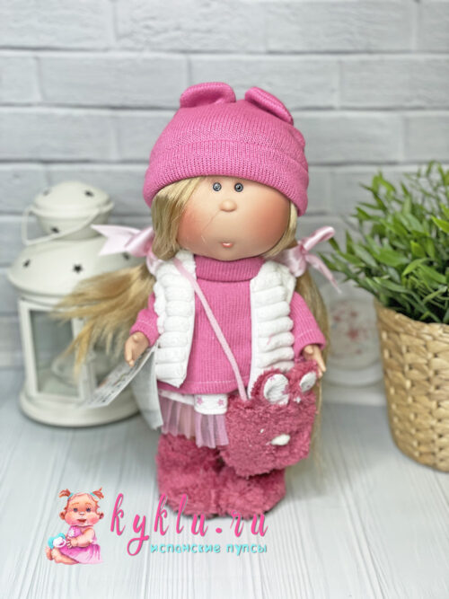 Кукла Миа блондинка в розовом костюме