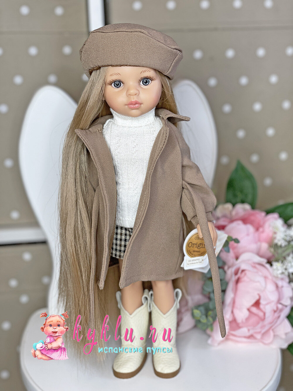 Кукла Карла рапунцель в пальто